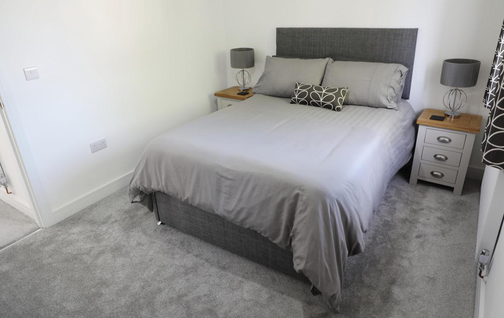 Modern, Two Double Bedroom House With Free Parking Чепстоу Екстериор снимка